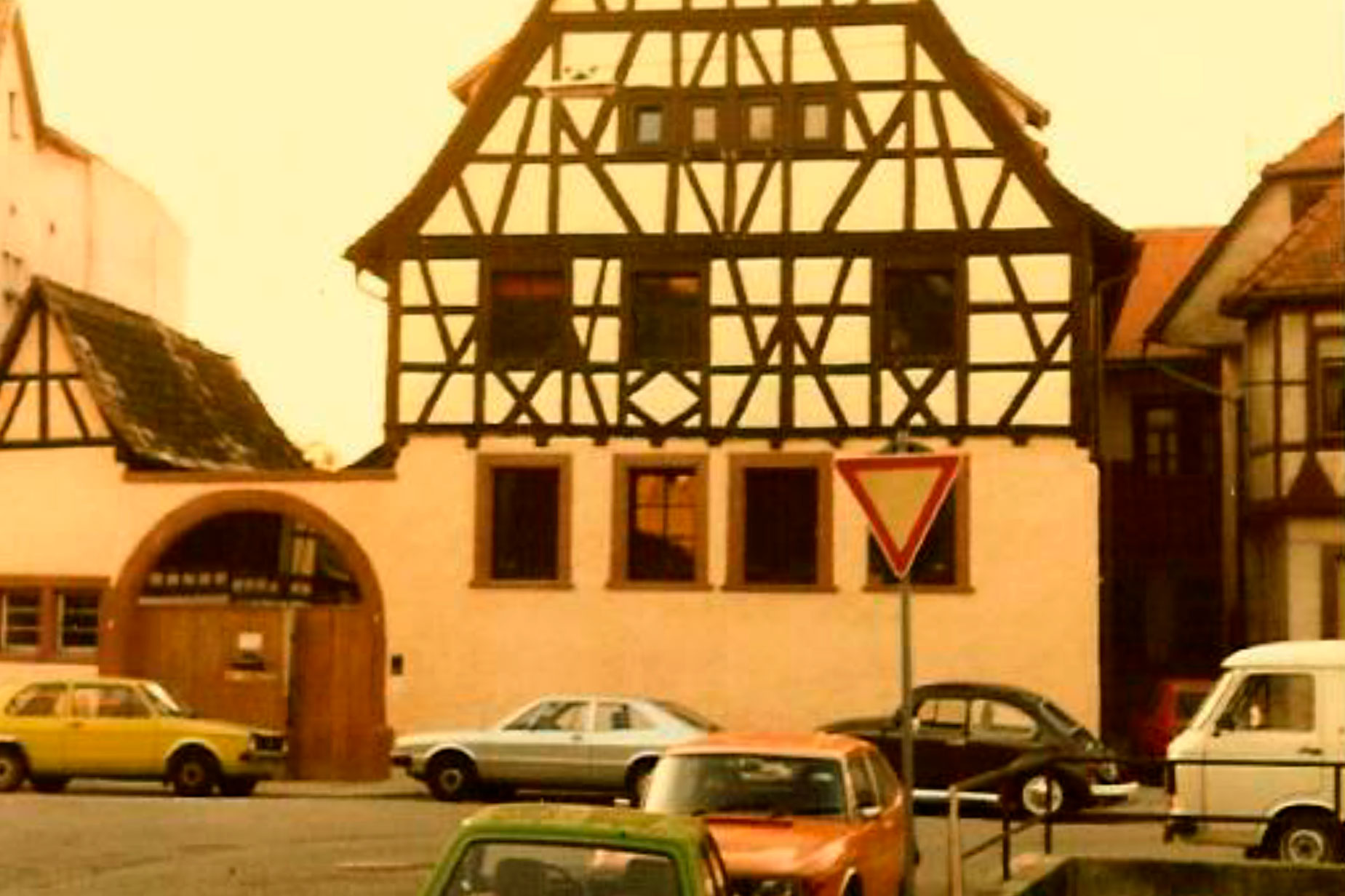 1982-fraenkischerhof-sanierung-fassade